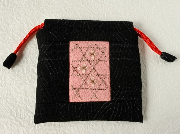 古布紬と日本刺繡の縮緬巾着 a-1　 1枚目の画像