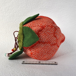 赤い絞りの　イチゴ　ポーチ   mo- 1 6枚目の画像