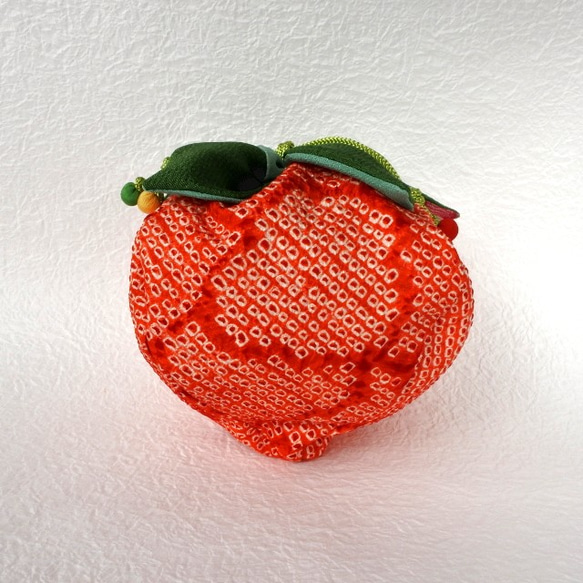 赤い絞りの　イチゴ　ポーチ　oo-８ 1枚目の画像