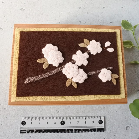 小さな杉箱に古布のうす桜 2枚目の画像