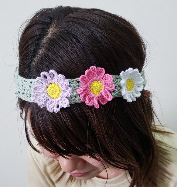 【売り切れ】レース編みのお花のヘアバンド 髪飾り k00508 2枚目の画像