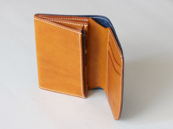 〈受注制作〉イタリアンレザーのバイカラー二つ折り財布 3枚目の画像