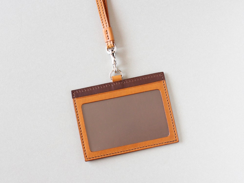 〈受注制作〉IDカードケース　※両面窓枠へ変更可能