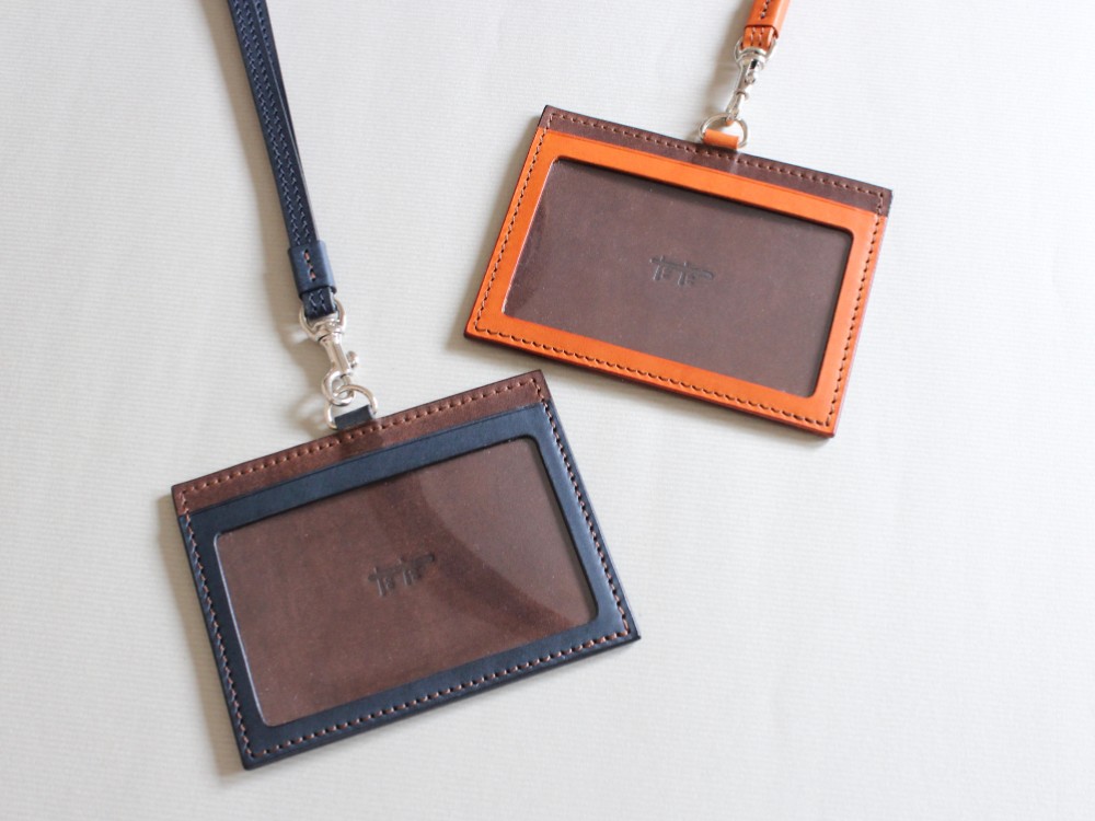 〈受注制作〉IDカードケース　※両面窓枠へ変更可能