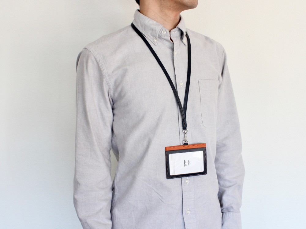 〈受注制作〉IDカードケース　※両面窓枠へ変更可能