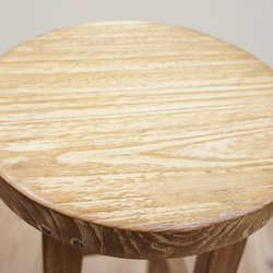カウンタースツール ハイスツール 古材 オールドチーク材のラウンドスツール 30RH 無垢材の椅子 4枚目の画像