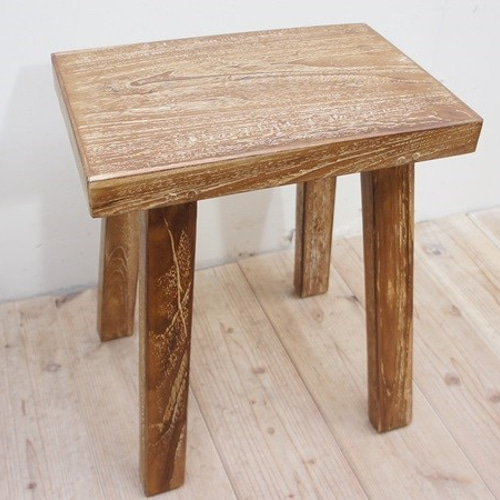 古く味のある木製の椅子　スツール　チェア　古道具　古家具 古く味のある木製の椅子 スツール チェア 古道具 古家具