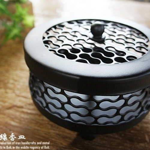 蚊取り線香入れ BK 黒色 スチール 鉄製 アイアン製 蓋付き 蚊取り線香