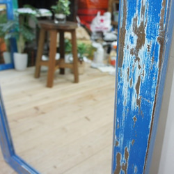 オールドチーク材のミラー 80cm×60cm アンティークブルー 青色 壁掛け鏡 チーク無垢材フレーム 古材 古木 6枚目の画像