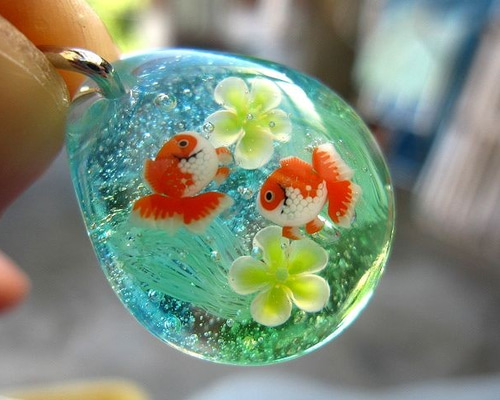 とんぼ玉】梅花藻と金魚のペンダント 【ガラス工芸】 ネックレス