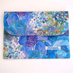 リバティ 母子手帳ケース マリーナシーフラワー/ブルー B6サイズ マルチケース 1枚目の画像