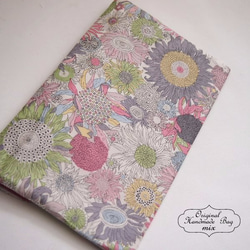 春のリバティ ベビーピンクのスモールスザンナ 通帳・カード・母子手帳ケース Mサイズ 3枚目の画像