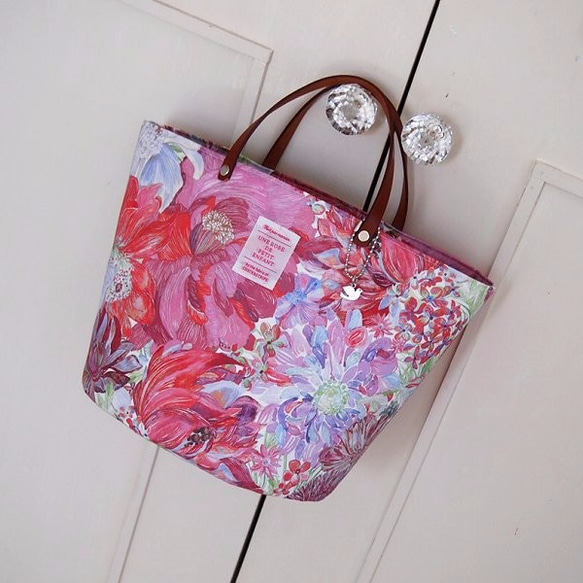 リバティ ピンクのマリーナ・シーフラワー コロンとした丸底バッグ バケツ型 2枚目の画像