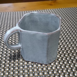 四角形の陶器のマグカップ（淡雪） 3枚目の画像