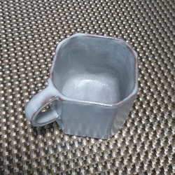 四角形の陶器のマグカップ（淡雪） 5枚目の画像