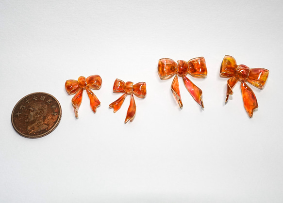 Fela 樹脂耳環 琥珀蝴蝶結 第6張的照片