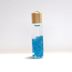 鉱石の小瓶 ネオンブルーアパタイト 天然石 雑貨 インテリア 小物  文具 ハーバリウム 標本 癒し 1枚目の画像