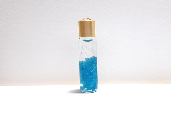 鉱石の小瓶 ネオンブルーアパタイト 天然石 雑貨 インテリア 小物  文具 ハーバリウム 標本 癒し 1枚目の画像