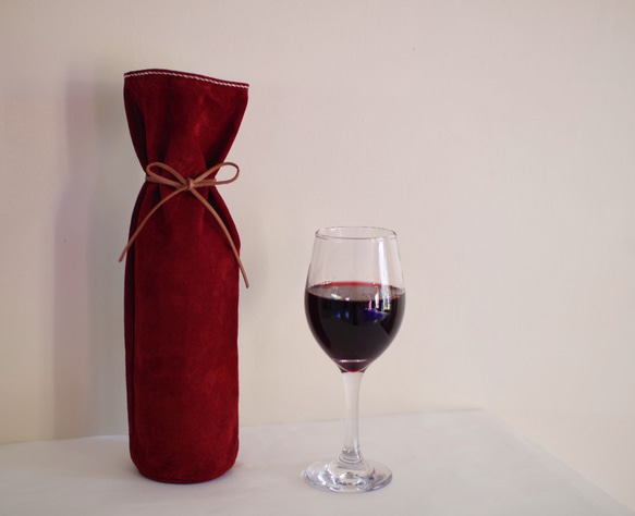 ワインラブな方、プレゼント用に良いですよ スエード革のワインボトルケース レッド 5枚目の画像