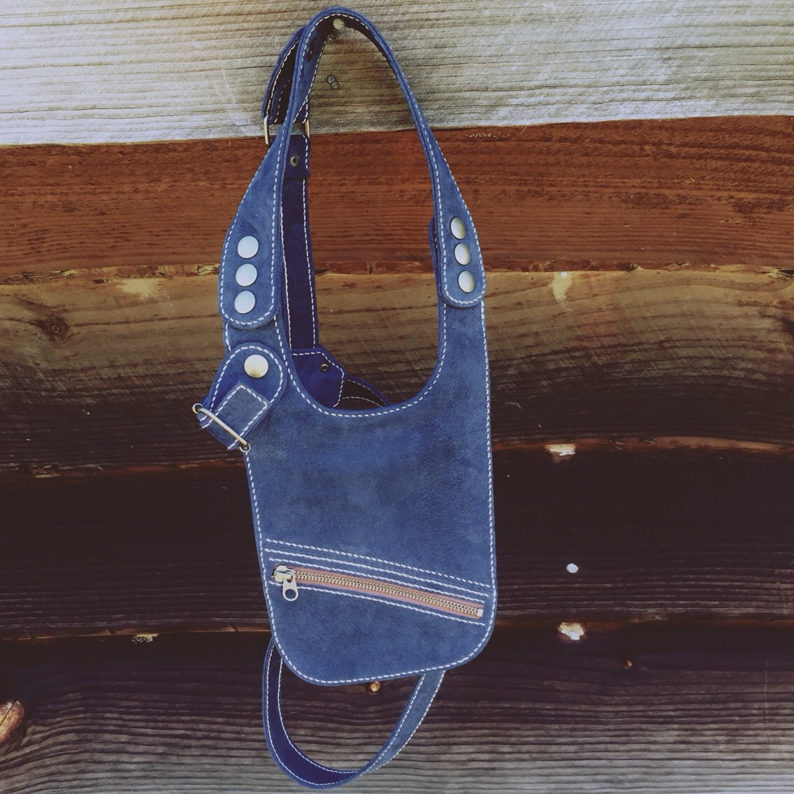 旅の必需品✈️ スエード革のホルスターバッグ その他バッグ（メンズ