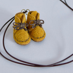 MINI BOOTS NECKLACE 第5張的照片