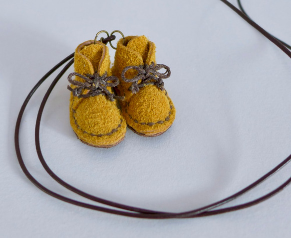 MINI BOOTS NECKLACE 第5張的照片