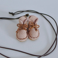 MINI BOOTS NECKLACE 第3張的照片