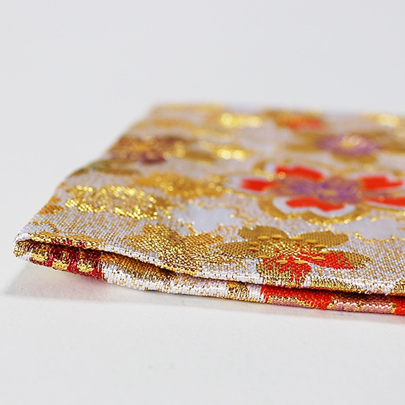 古袱紗（通常サイズ）・白地桜紋金襴 4枚目の画像