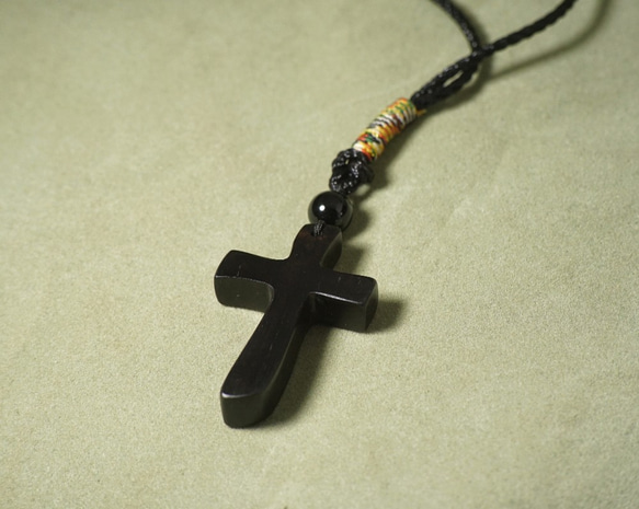 十字架~エボニーのネックレス 3枚目の画像