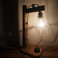 【癒しの灯り】昭和感たっぷり　電球カバー付きのレトロ調スタンドライト 3枚目の画像