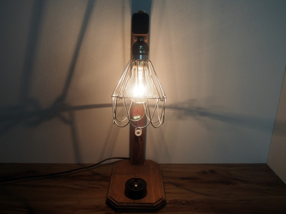 【癒しの灯り】昭和感たっぷり　電球カバー付きのレトロ調スタンドライト 4枚目の画像