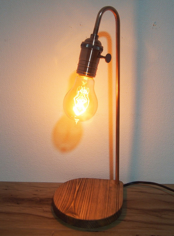 【癒しの灯り】曲げ銅管のレトロ調スタンドライト Aタイプ レトロ調エジソン電球付き 1枚目の画像