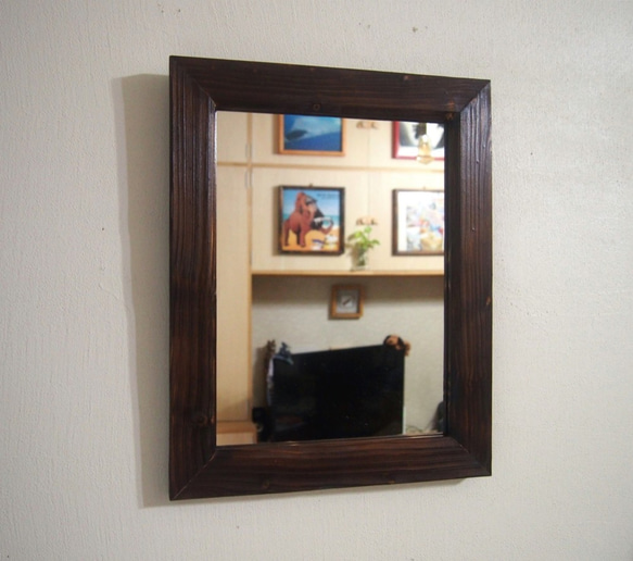 受注製作【ミラー・鏡】木目がきれいな浮造り枠の壁掛けミラー 　縦横どちらでもOK 1枚目の画像