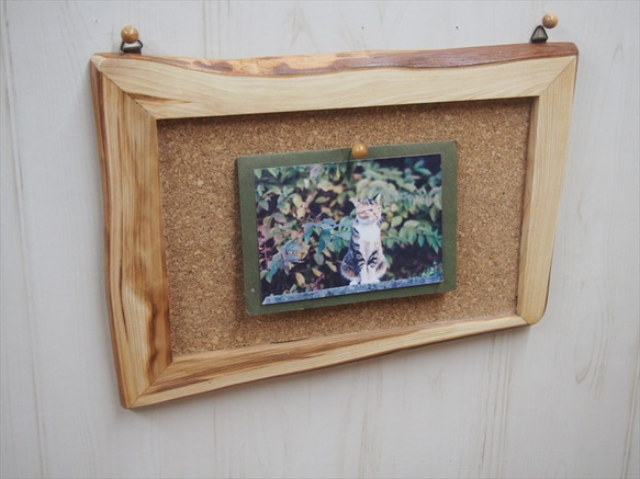 壁掛け木枠コルクボード写真飾 1枚目の画像