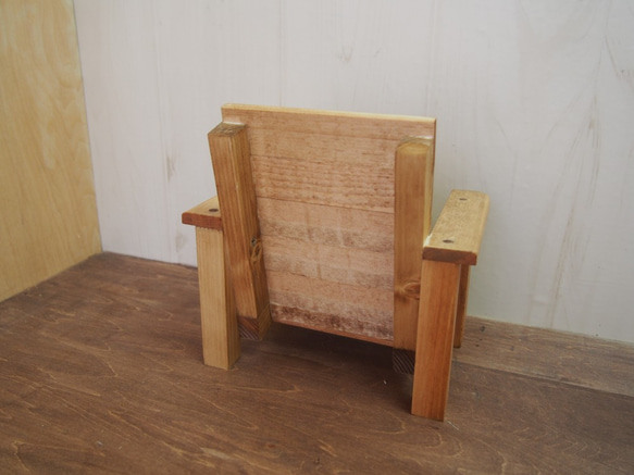 スマホスタンド　椅子型　スマホが座る椅子 4枚目の画像