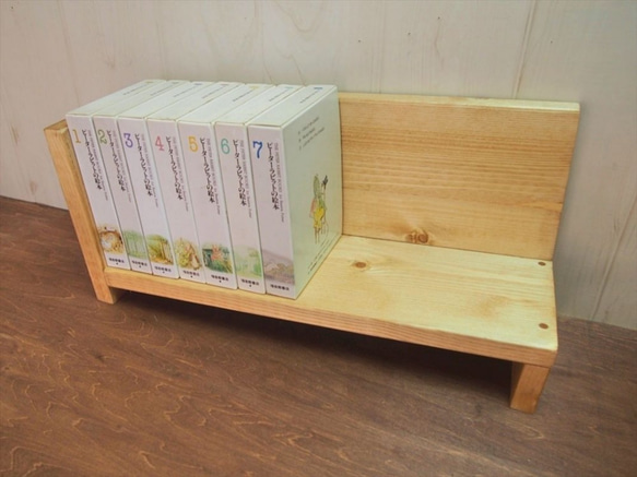 絵本棚　斜めカットタイプ　40日発送 絵本棚 斜めカットタイプ 40日発送の通販 by Kei Crafted