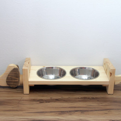 【ペット・ご飯台】高さと角度の調整ができるダックス型フードスタンド「小型犬用」 2枚目の画像