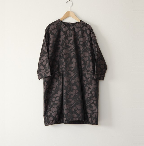 JACQUARD TUNIC ジャガードチュニック　どんぐりの森　グレー 2枚目の画像