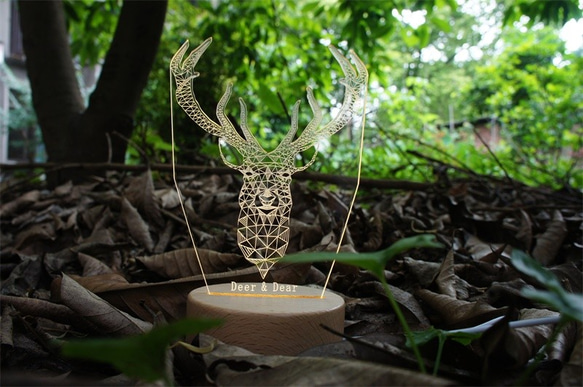鹿 森林的精靈：桌面立體雕刻實木LED小臺燈 情人節禮物 父親節禮物 生日禮物  聖誕節禮物  定制化禮物 第1張的照片