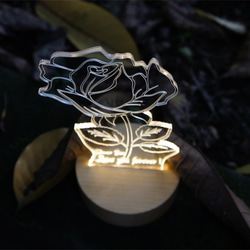 爱情的玫瑰 桌面立體雕刻實木LED小臺燈 第9張的照片
