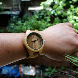 カスタム写真をマップする。ナチュラル竹とウッドレザーストラップが腕時計！贈り物をカスタマイズするために恋人を送るために同級生を送 6枚目の画像