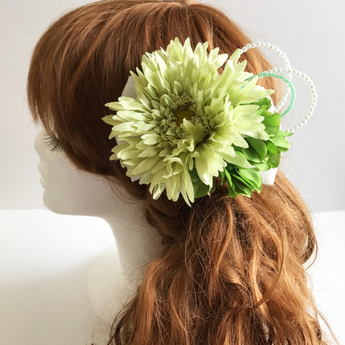 花の髪飾り グリーンガーベラ×白リボン 七五三 成人式 結婚パーティー