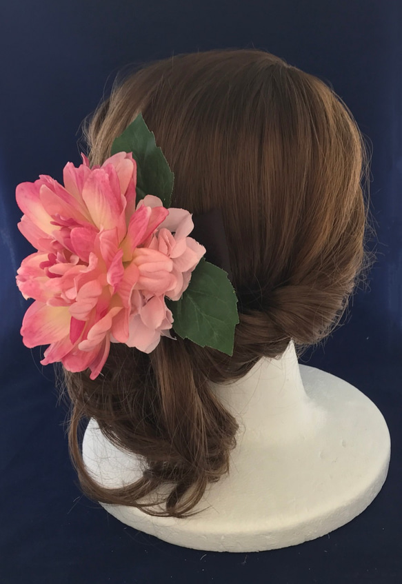 花の髪飾り  ピンクダリア　結婚式 パーティー お呼ばれ プレゼント 3枚目の画像