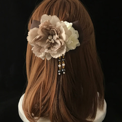 花の髪飾り　ヘッドドレス　パールアンティークピオニー　七五三　成人式　結婚パーティー 2枚目の画像