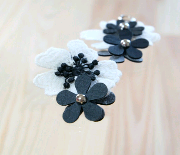 フラワーピアス