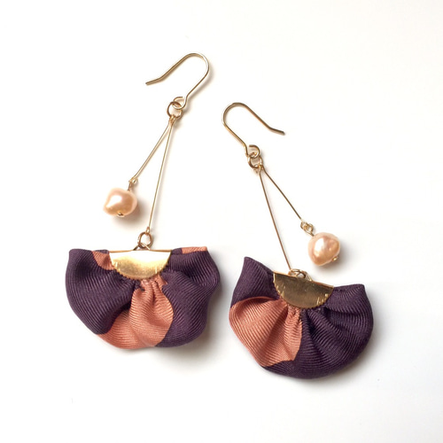 サルディーニャサンゴのフリンジピアス Flamingo❤︎beach シルク布フリンジピアス ピアス（フック・チェーン