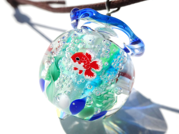 金魚鉢》 ペンダント ガラス とんぼ玉 金魚 項鍊 ガラスとんぼ玉