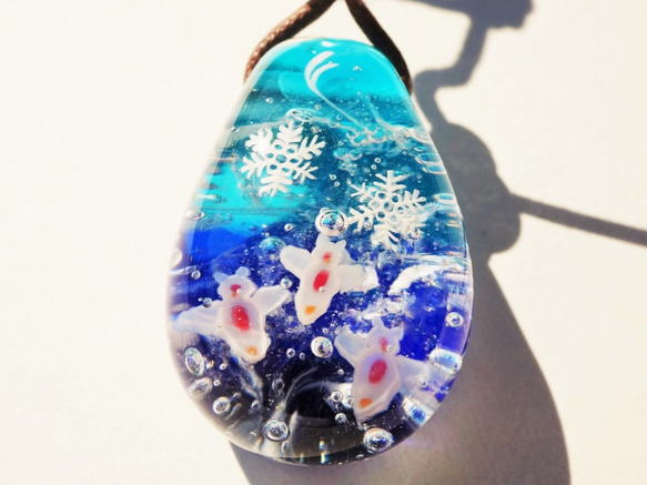 《クリオネ》　ペンダント　ガラス　とんぼ玉　雪　 2枚目の画像