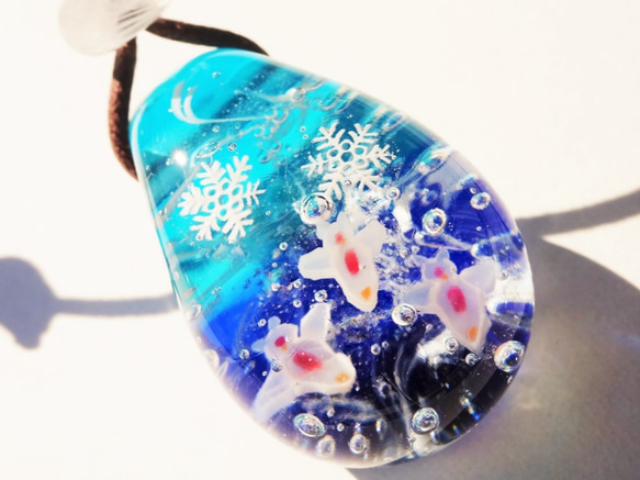 《クリオネ》　ペンダント　ガラス　とんぼ玉　雪　 3枚目の画像