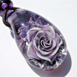 “紫水晶玫瑰”玻璃Tonball Jade吊墜玫瑰 第1張的照片